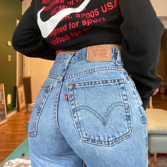 Vintage Levi’s 550 Relaxed fit jeans - Picture 3 of 5